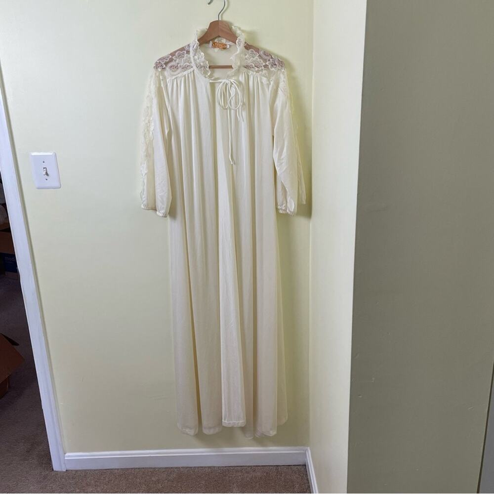 Vintage Ilise Stevens White Lace Nightgown Robe Made in USA SIZE SMALL - Picture 2 of 12
